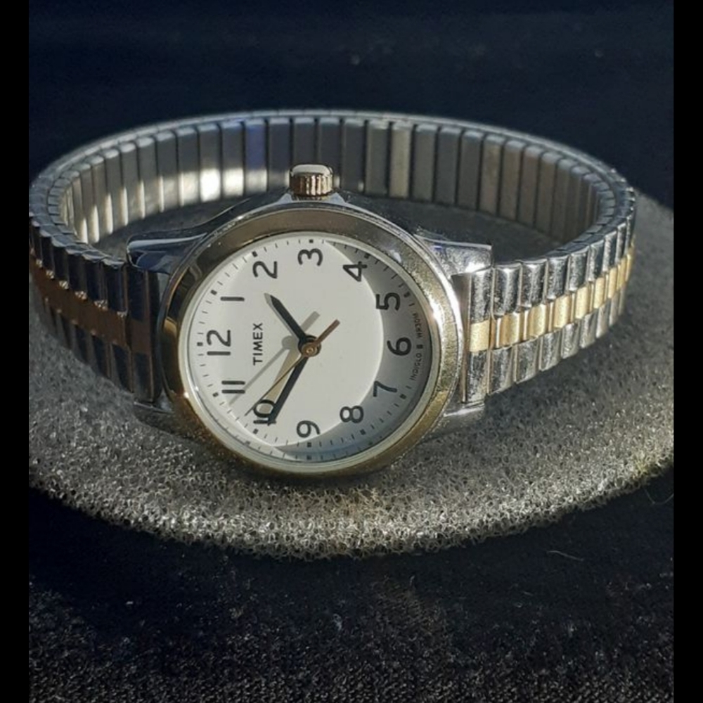 Timex classic watch - Picture 3 of 3